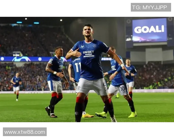 尤文图斯与曼联欧冠杯对决精彩回顾与战术分析