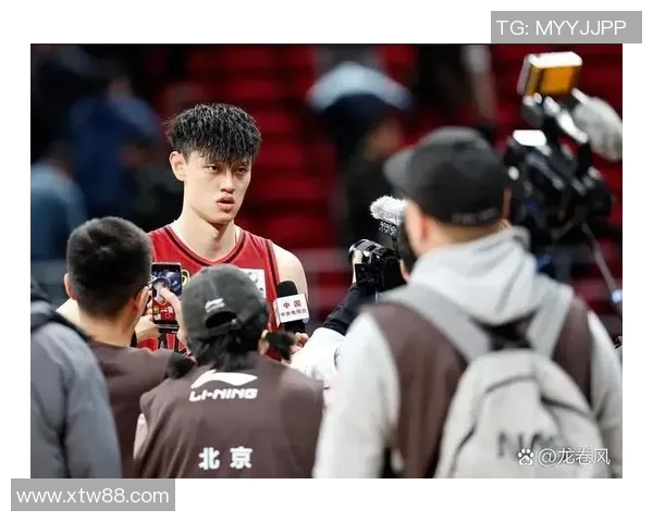 曾凡博：从青年才俊到篮球赛场的璀璨新星之路